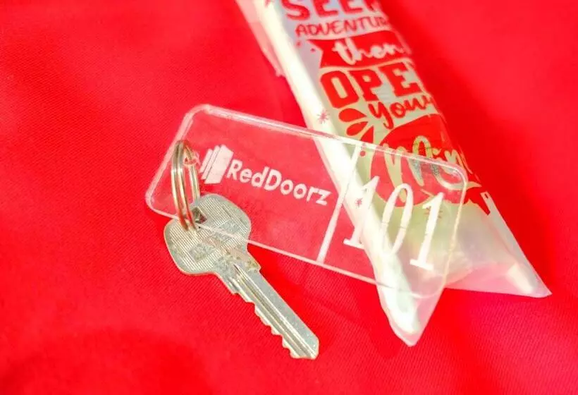 Hotelli Reddoorz Near Pasar Baru 3