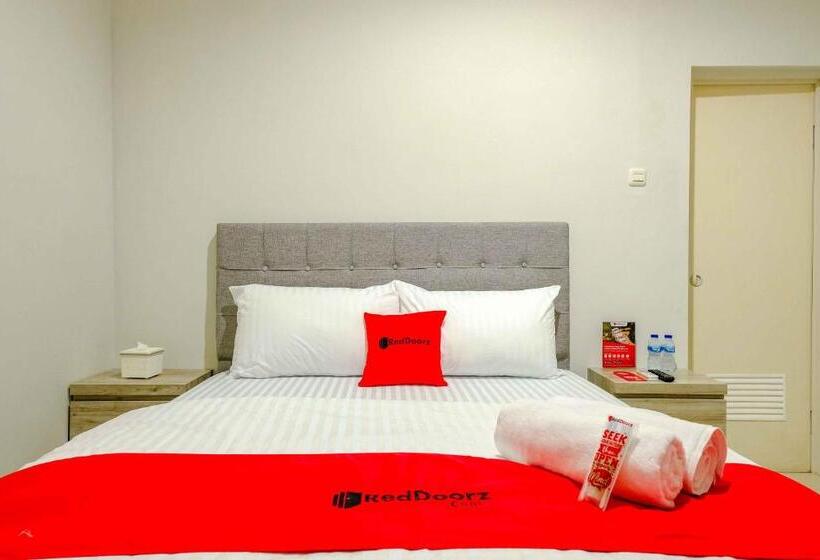 فندق Reddoorz Near Pasar Baru 3
