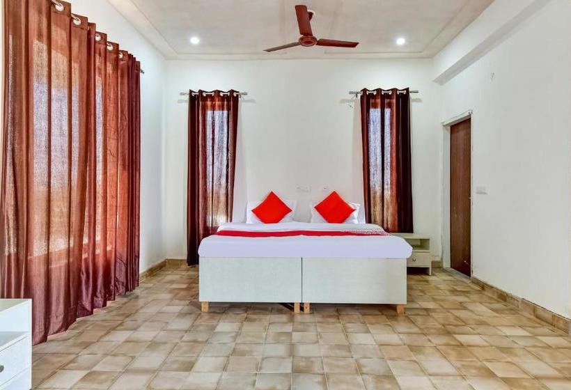 Hotel Spot On 77058  Luv Palace 2