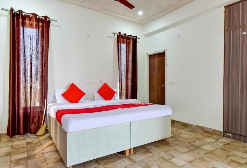 Hotel Spot On 77058  Luv Palace 2