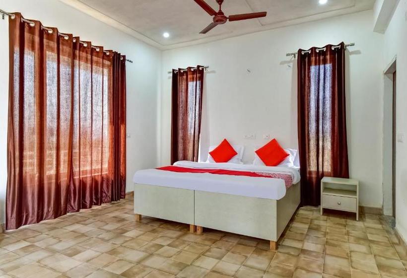 Hotel Spot On 77058  Luv Palace 2