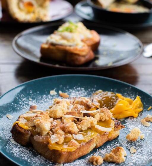 Surfing Temple Hotel Boutique