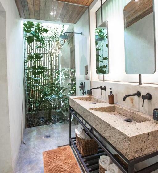 Surfing Temple Hotel Boutique