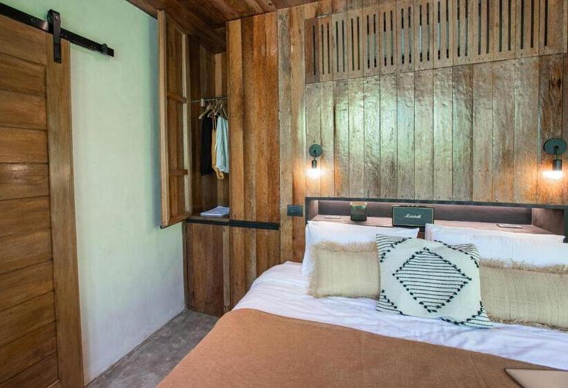 Surfing Temple Hotel Boutique