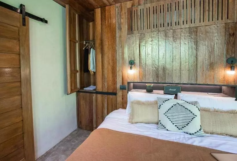 Surfing Temple Hotel Boutique