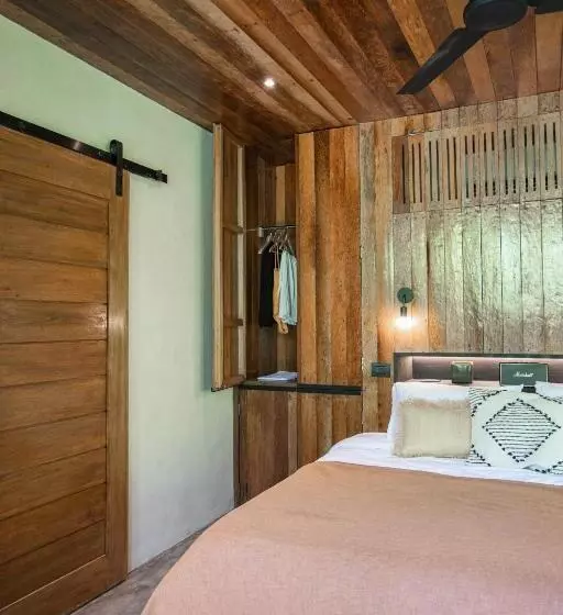 Surfing Temple Hotel Boutique