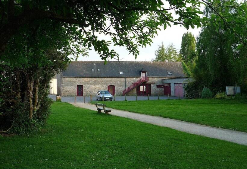 הוסטל Auberge De Jeunesse Hi Pontivy