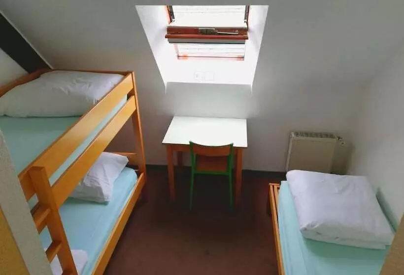 Auberge De Jeunesse Hi Pontivy