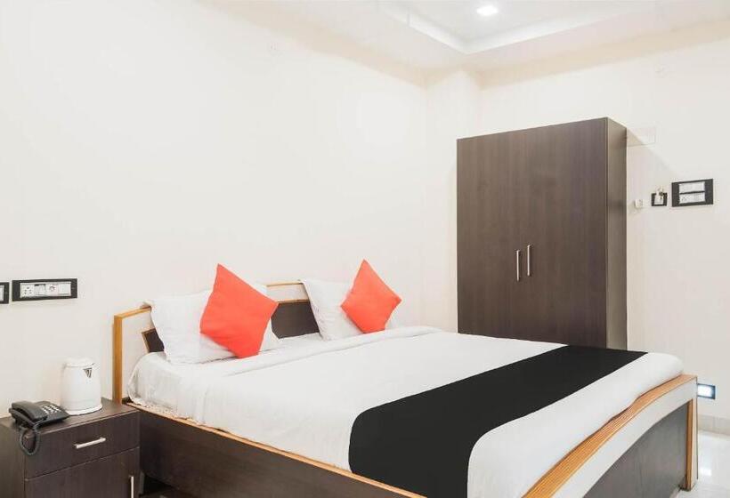 Отель Capital O Aditya Grand