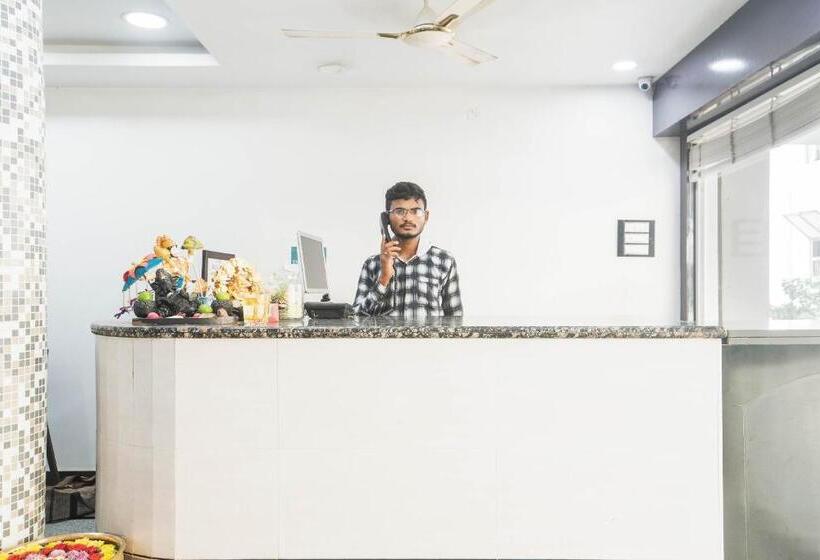 Отель Capital O Aditya Grand