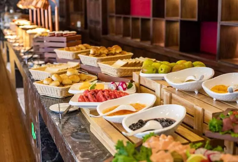 Hotelli Ramada By Wyndham Diqing