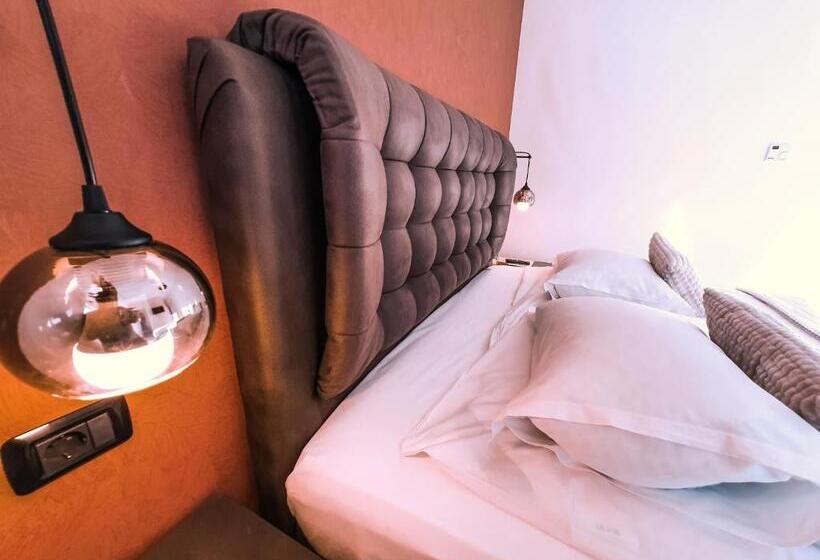 پانسیون Transylvania Mountain View Cdi