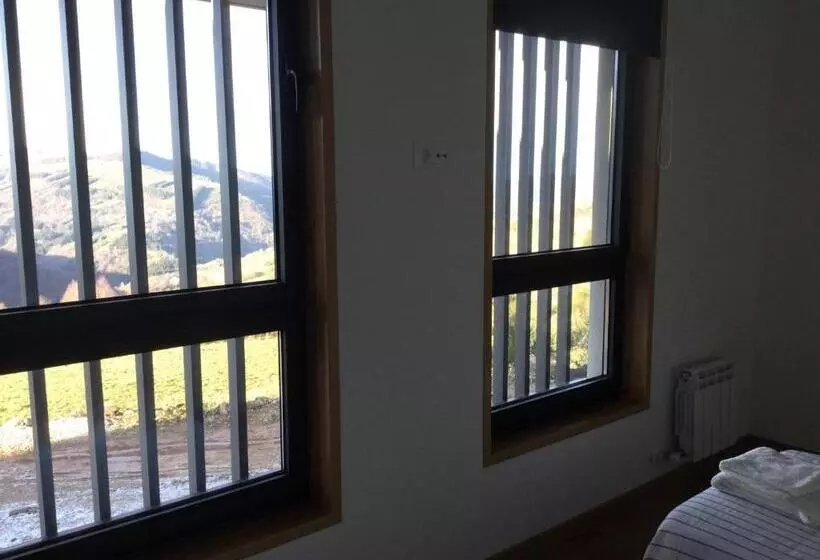 Retkeilymaja Linar Do Rei