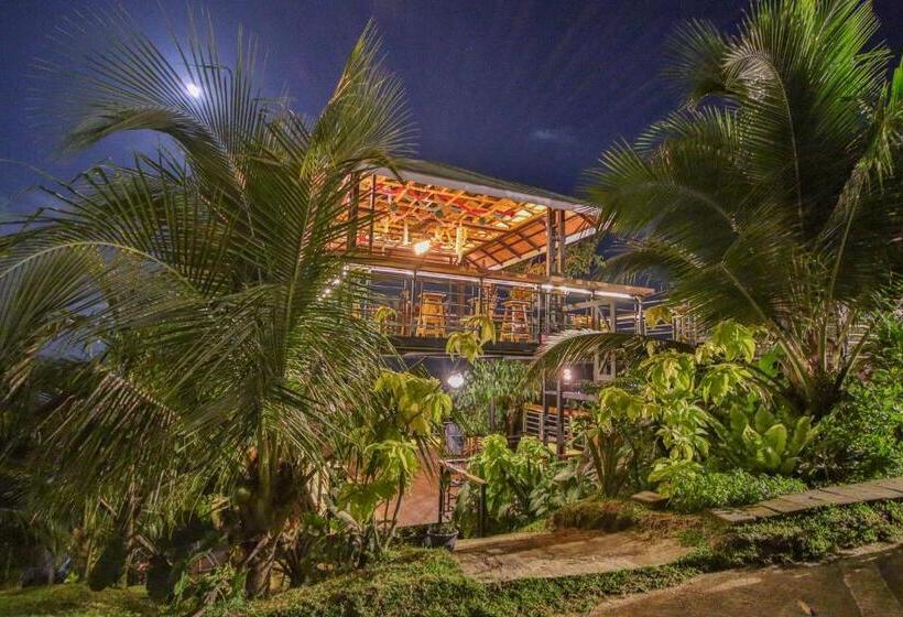 בית מלון כפרי Happy Mountain Airport Resort