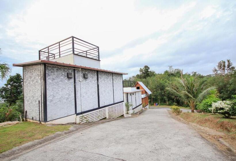 בית מלון כפרי Happy Mountain Airport Resort