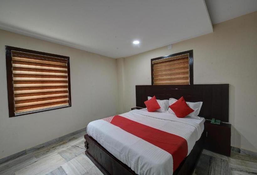 فندق Oyo 41077 Kalanad Residency