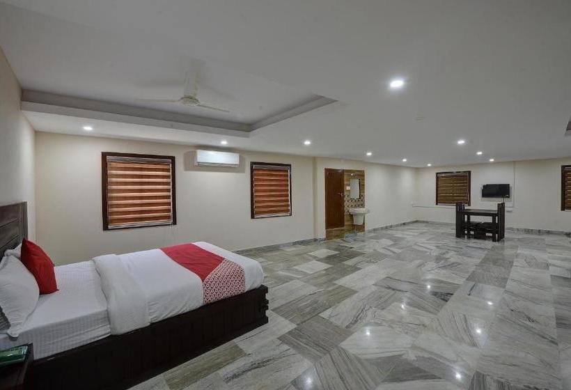 فندق Oyo 41077 Kalanad Residency