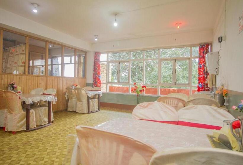 בית מלון כפרי Oyo 46601 Kanchanjangha