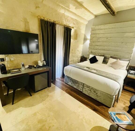 هتل The Village Boutique And Spa