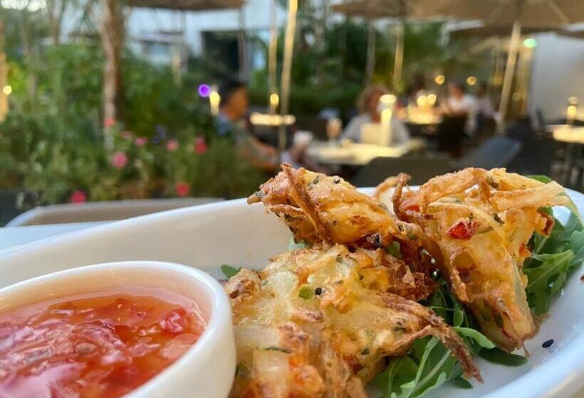 هتل The Village Boutique And Spa