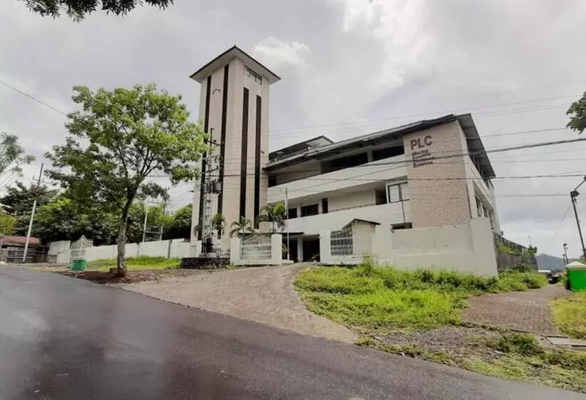 Majatalo Reddoorz Plus @ Bitung City Center