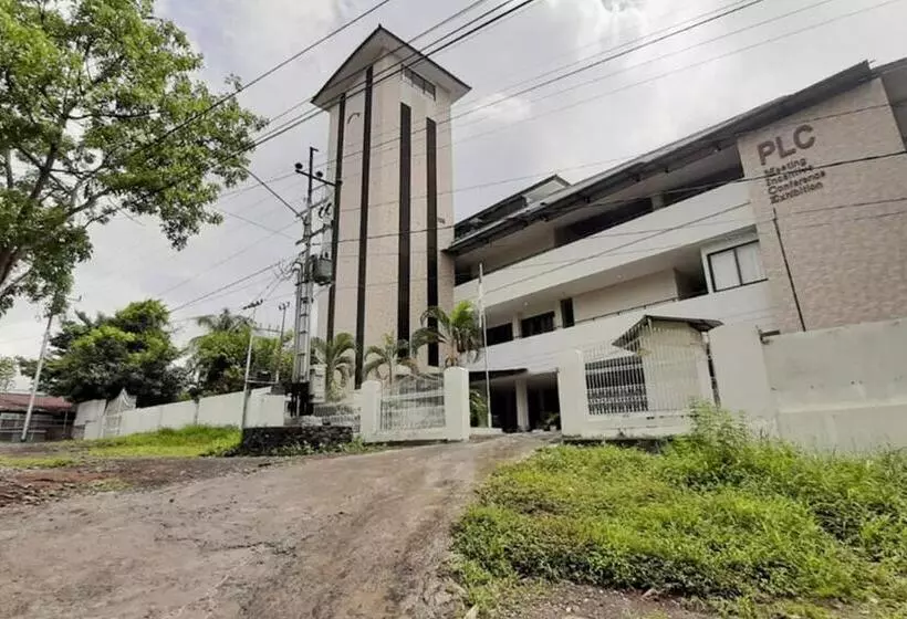 Majatalo Reddoorz Plus @ Bitung City Center