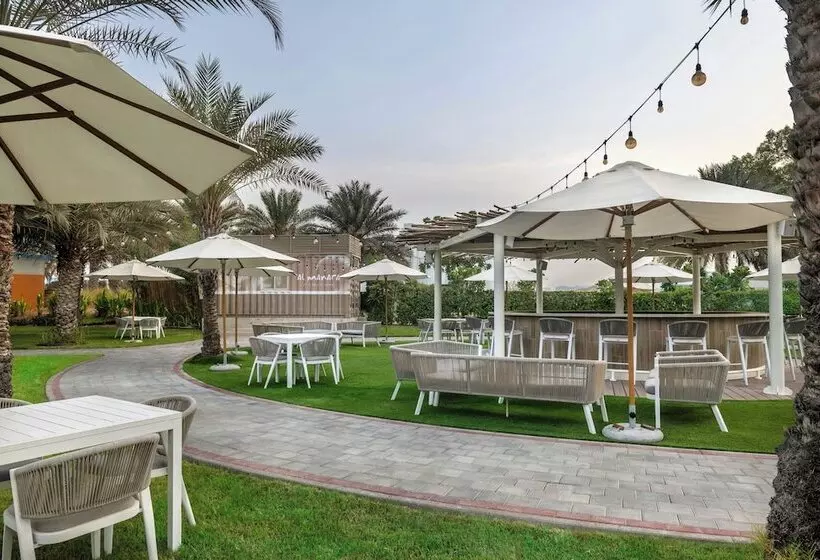 هتل Al Habtoor Grand Resort, Autograph Collection