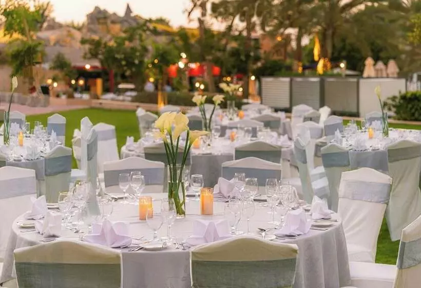 هتل Al Habtoor Grand Resort, Autograph Collection
