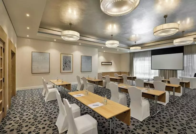 هتل Al Habtoor Grand Resort, Autograph Collection