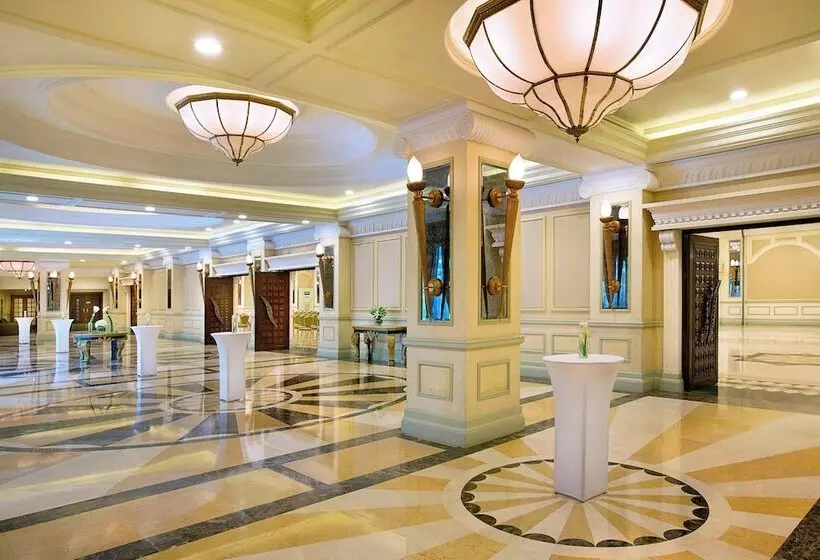 هتل Al Habtoor Grand Resort, Autograph Collection