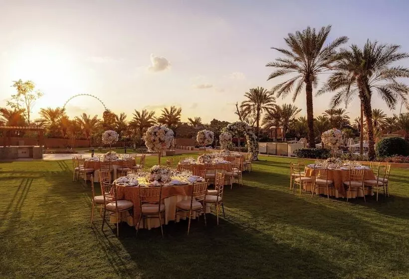 هتل Al Habtoor Grand Resort, Autograph Collection