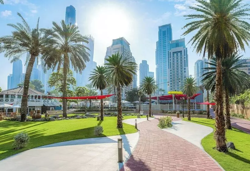هتل Al Habtoor Grand Resort, Autograph Collection