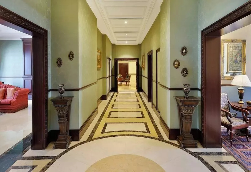 هتل Al Habtoor Grand Resort, Autograph Collection
