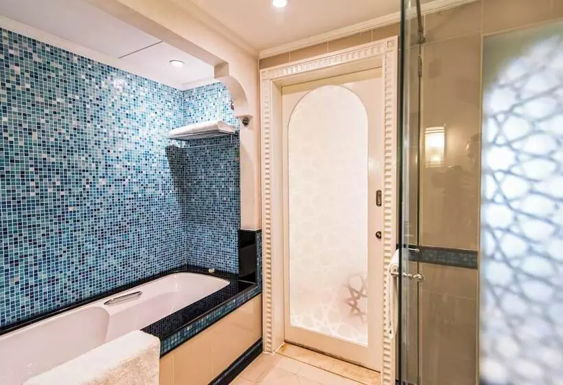 هتل Al Habtoor Grand Resort, Autograph Collection