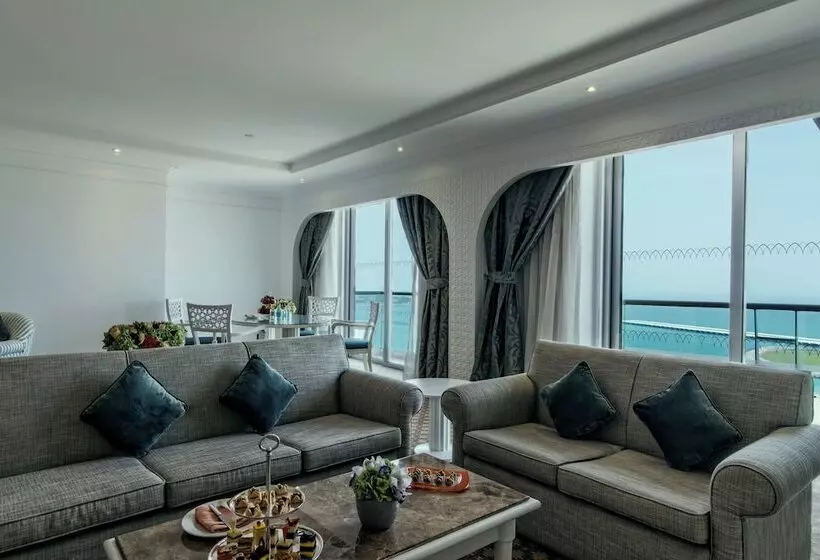 هتل Al Habtoor Grand Resort, Autograph Collection