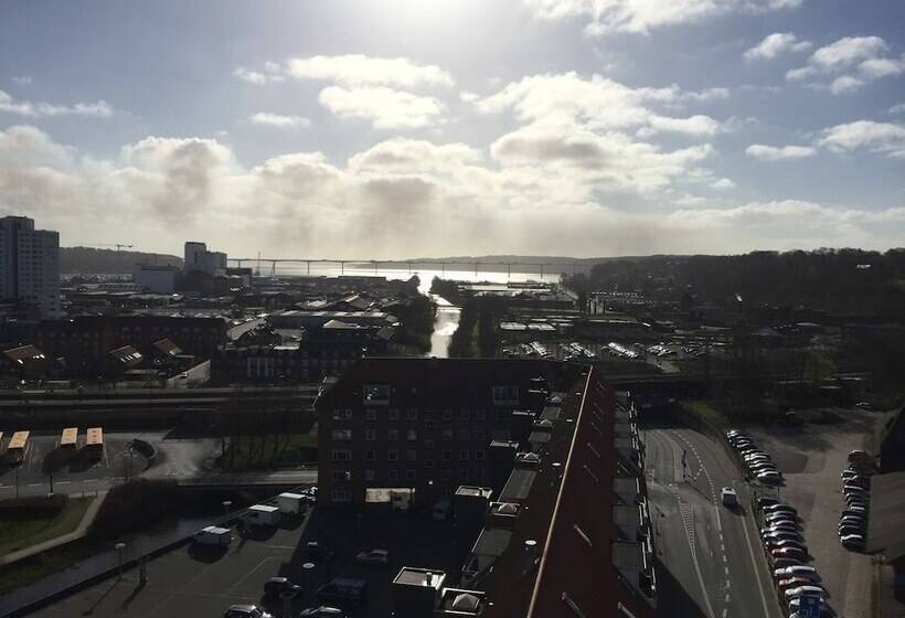 Отель Cabinn Vejle