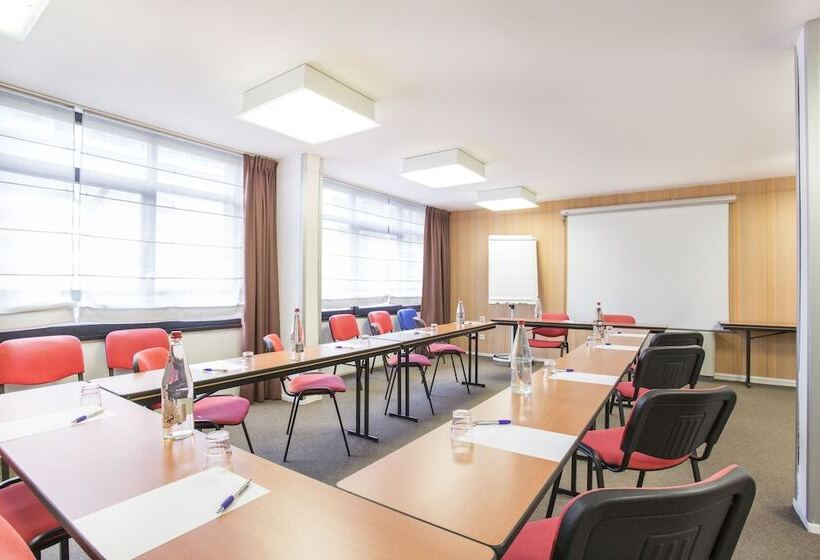 هتل Canal Suites Paris La Villette