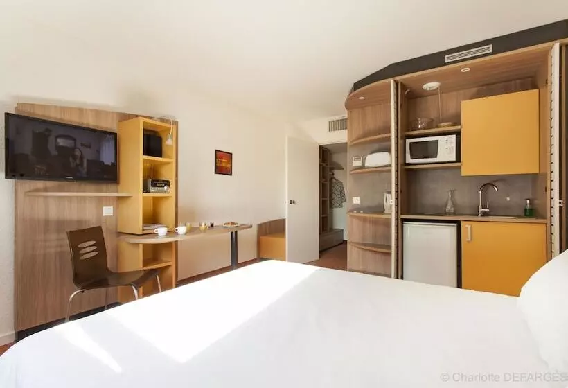 هتل Canal Suites   Paris La Villette