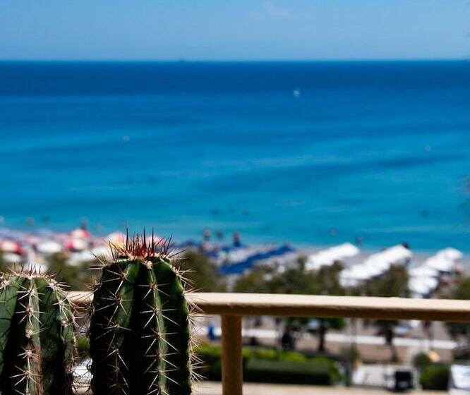 בית מלון כפרי Grande Albergo Delle Rose