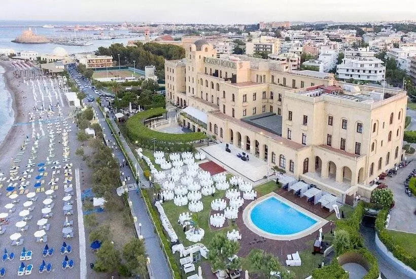 בית מלון כפרי Grande Albergo Delle Rose