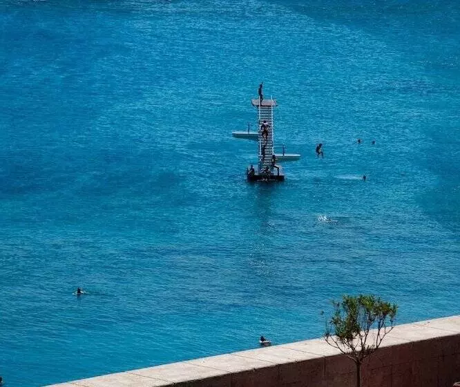 בית מלון כפרי Grande Albergo Delle Rose