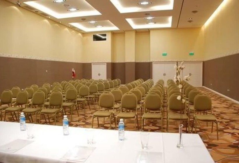 Howard Johnson Villa María Hotel Y Casino