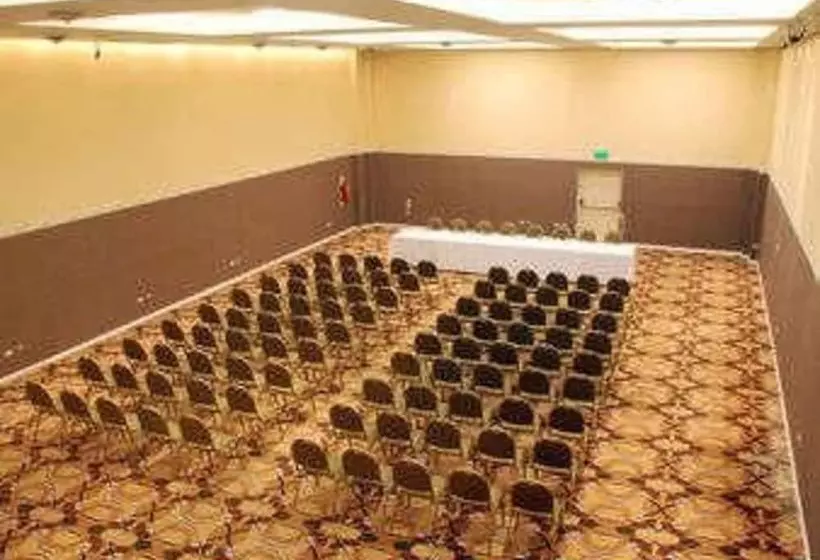 Howard Johnson Villa María Hotel Y Casino