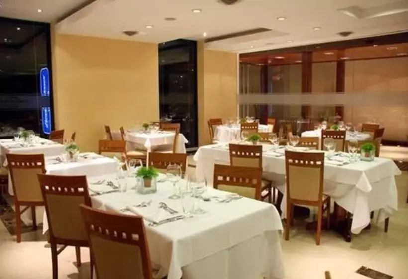 Howard Johnson Villa María Hotel Y Casino