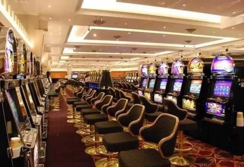 Howard Johnson Villa María Hotel Y Casino