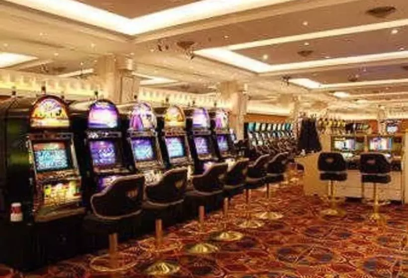 Howard Johnson Villa María Hotel Y Casino