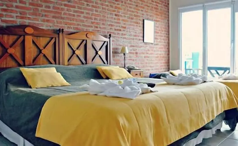 בית מלון כפרי Las Restingas