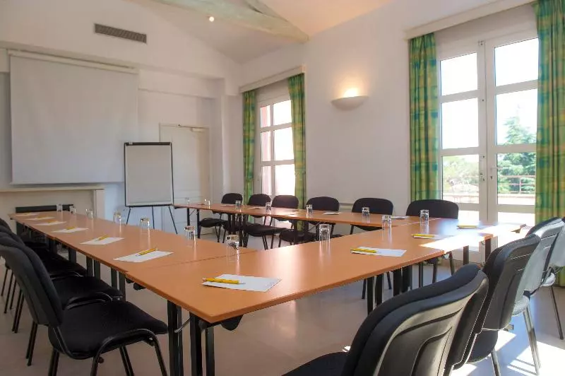 Отель Les Jardins De Saintemaxime