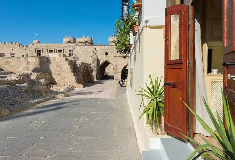 ホテル Nikos Takis Fashion Boutique