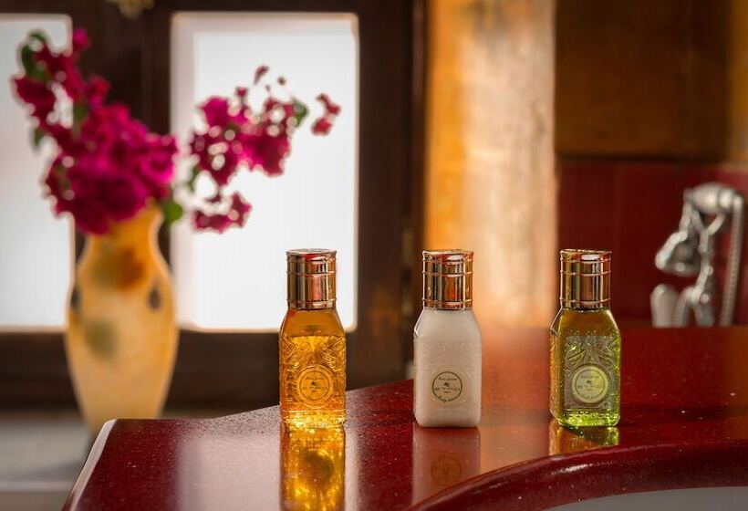 호텔 Nikos Takis Fashion Boutique